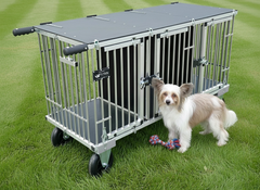 1 of 2 slaapplaatsen GIANT Titan hondenshowwagen