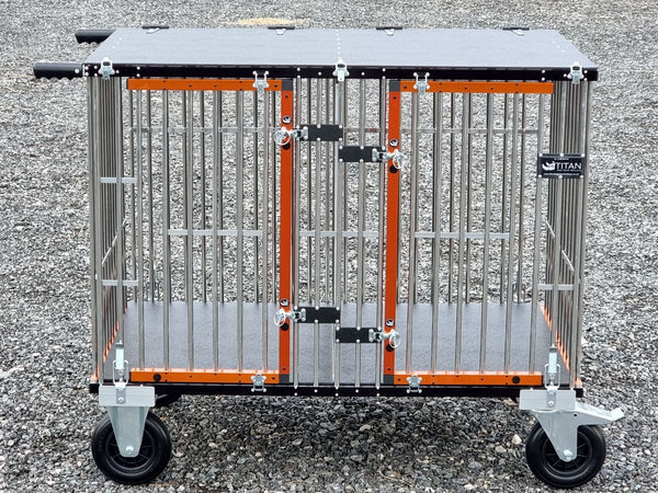 1 of 2 slaapplaatsen JUMBO Titan hondenshowwagen