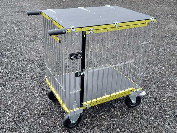 1 slaapplaats GROTE Titan hondenshowwagen