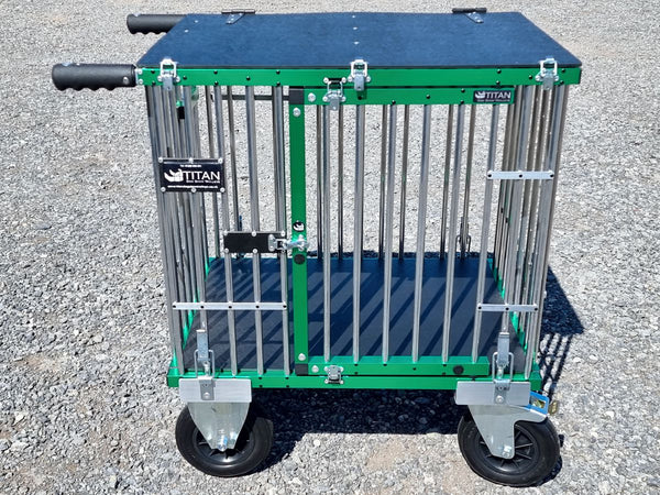 1 slaapplaats MEDIUM Titan hondenshowwagen