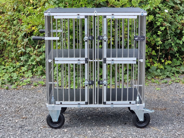 GIANT Titan Hundeshow-Trolley mit 4 Schlafplätzen